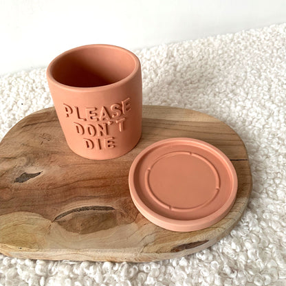 Cache-pot "Please don't Die" fait main jesmonite avec soucoupe Iris Rose clair