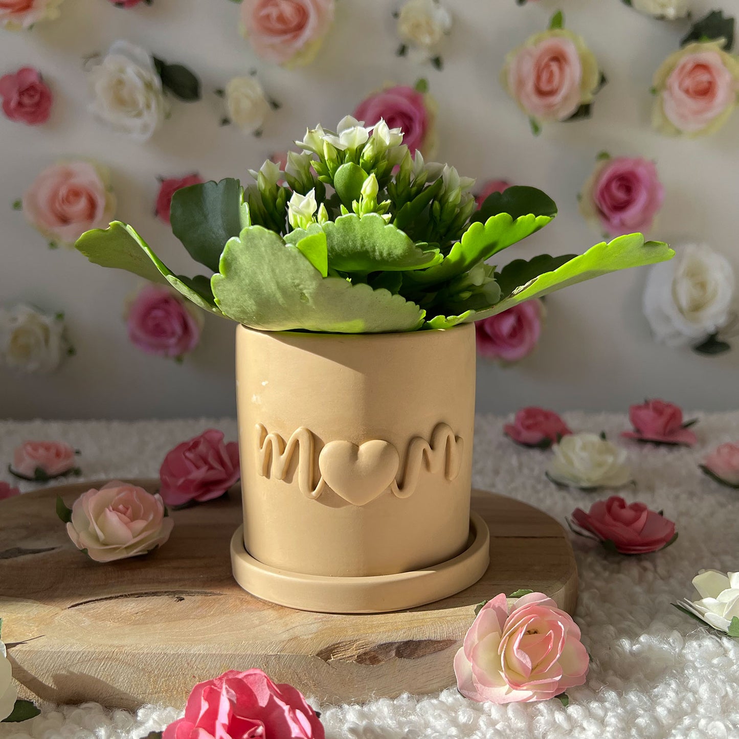 Cache pot fait main Maman "Mom" beige