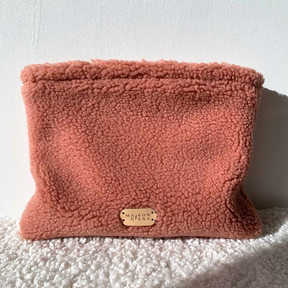 Grande pochette moumoute rose